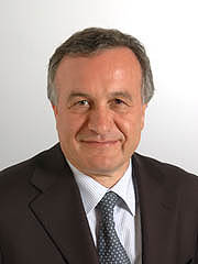 Filippo Bubbico:  senatore del Pd e presidente della Commissione speciale al Senato. Ha 59 anni.