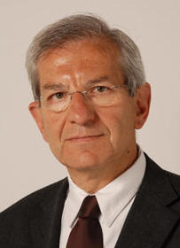 Luciano Violante:  un esponente del Partito Democratico, esperto costituzionalista ed ex presidente della Commissione Antimafia. Ha 72 anni.